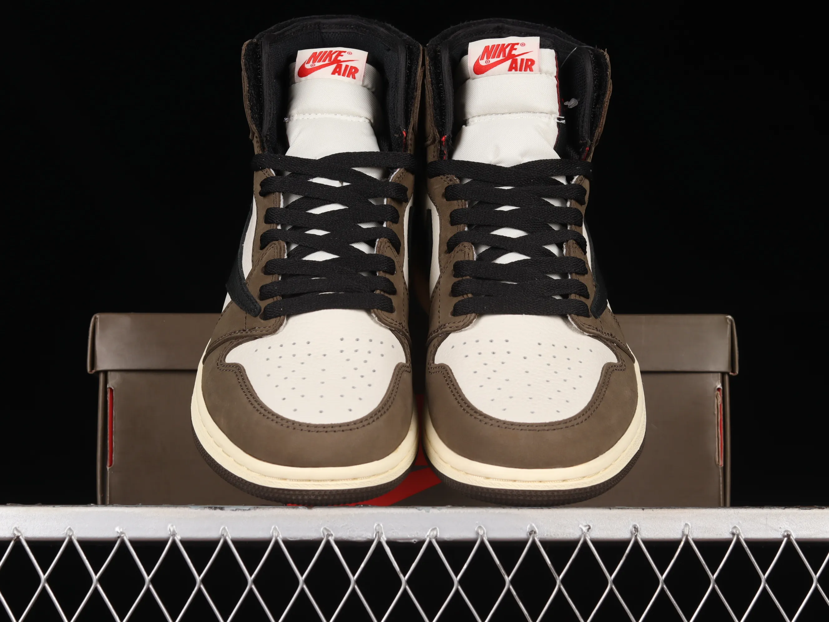 All Categories Air Jordan Jordan Series Basketball Shoes Air Jordan 1 High LW Version Travis Scott x Air Jordan 1 High OG AJ1 Reverse Hook Limited Edition CD4487-100